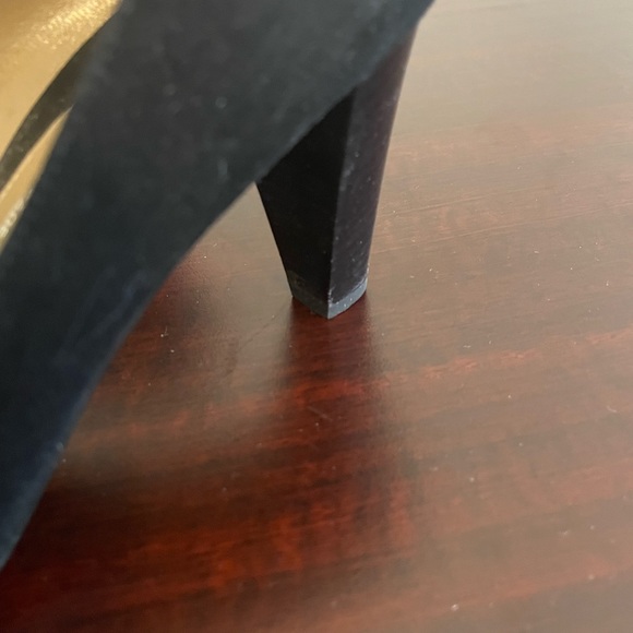 Bruno Magli Women’s Suede Pump Heels Denky - Picture 5 of 9